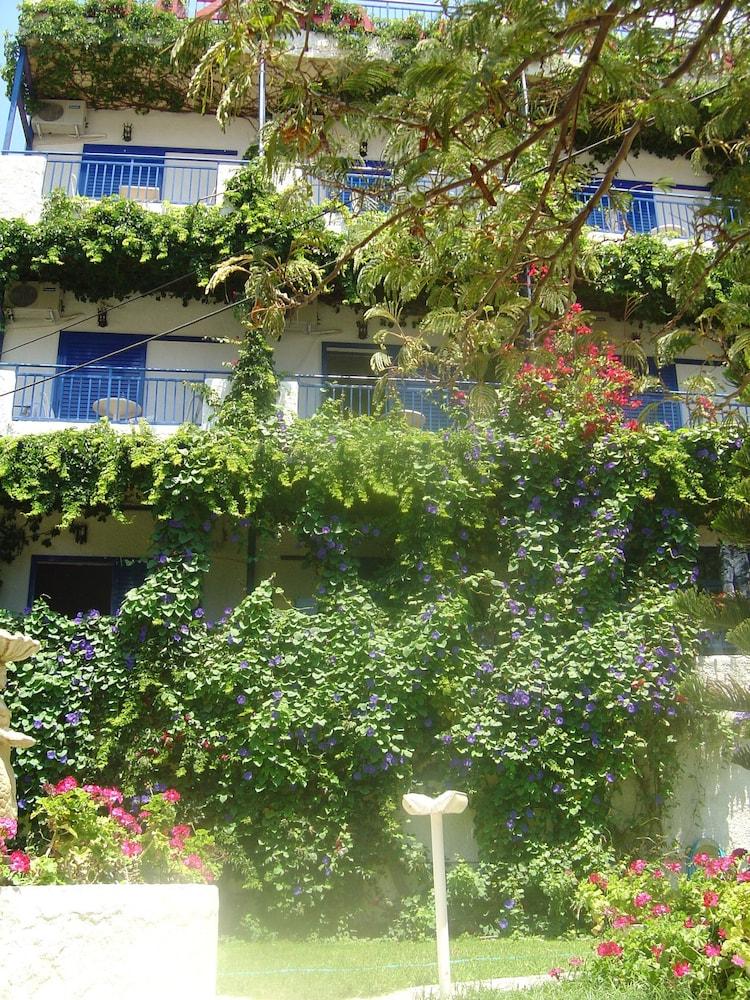 Amazona Aparthotel Agia Pelagia  Buitenkant foto