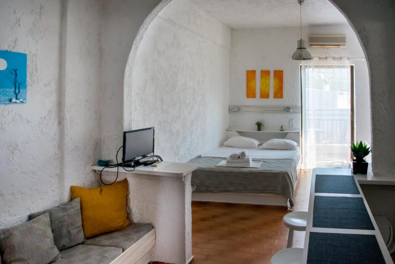 Amazona Aparthotel Agia Pelagia  Buitenkant foto