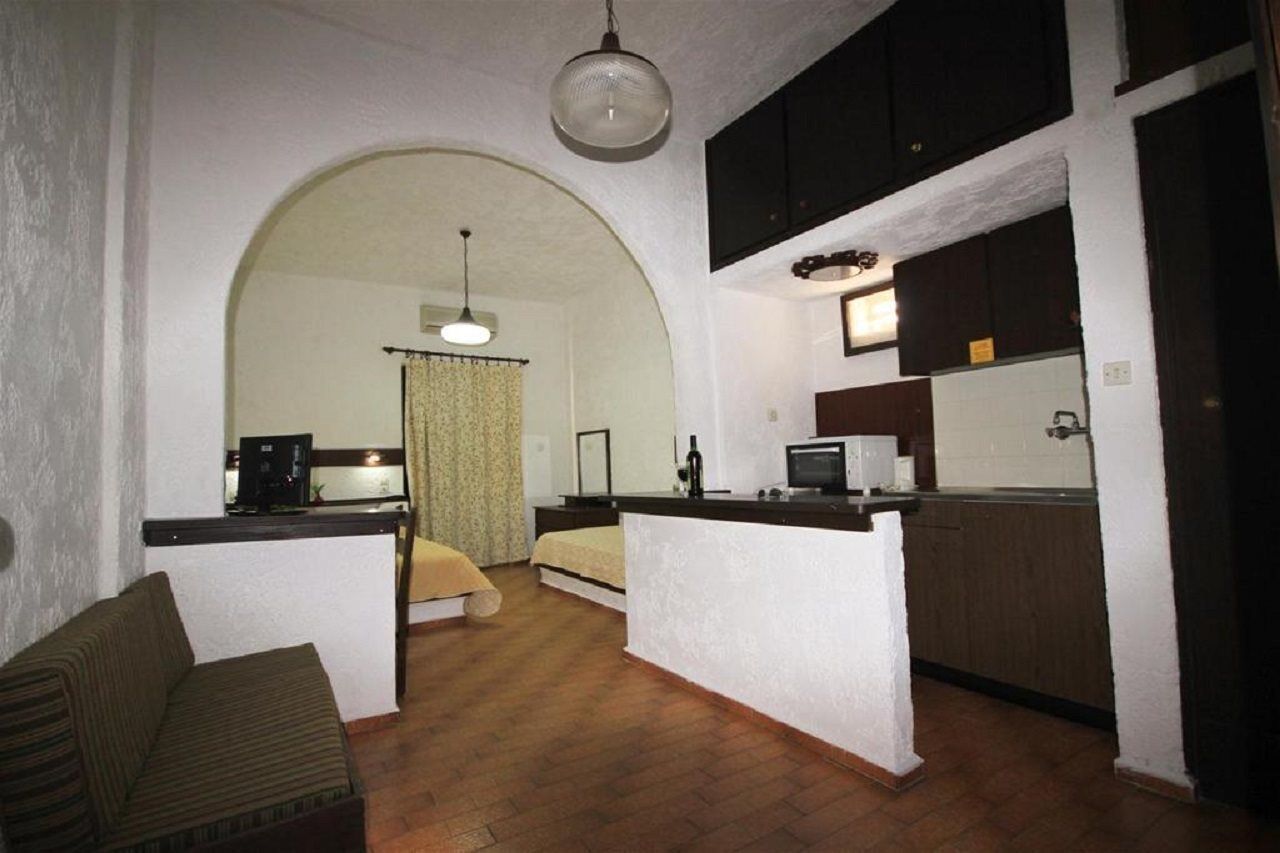 Amazona Aparthotel Agia Pelagia  Buitenkant foto